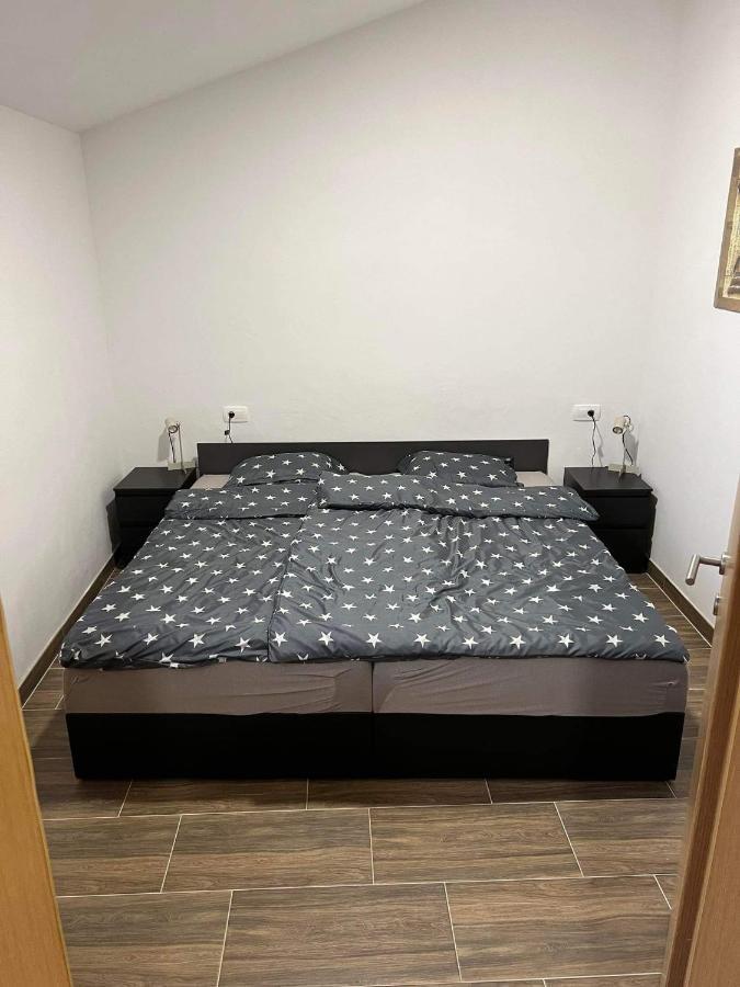 Apartma Mia Crni Kal Екстер'єр фото