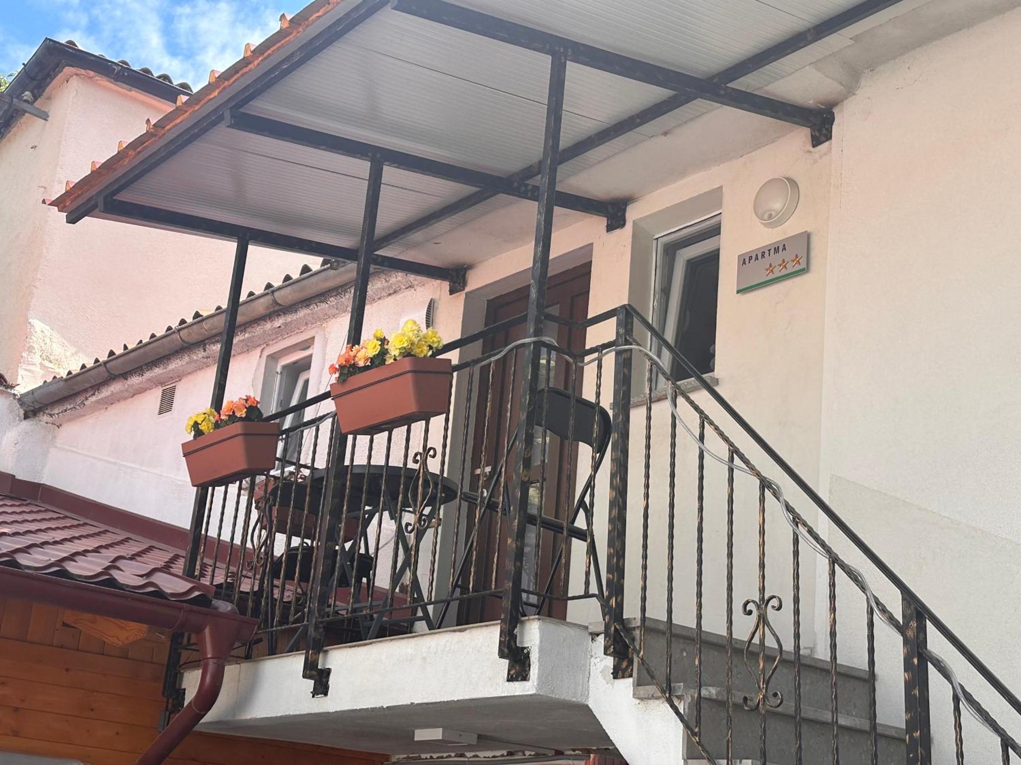 Apartma Mia Crni Kal Екстер'єр фото